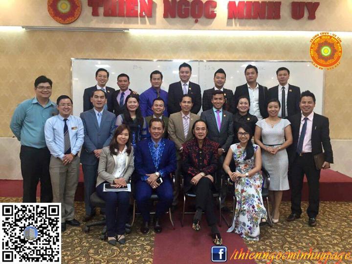 Đội ngũ CVKD cấp cao và ban lãnh đạo trong cuộc họp đầu năm 2015.